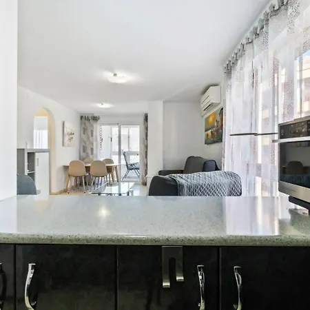 Moderno Y Luminoso *